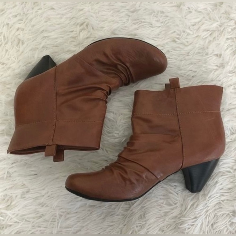 Almost NEW American Eagle booties, Brown, size 8.5, VERY COMFY, heel ht:2 inches